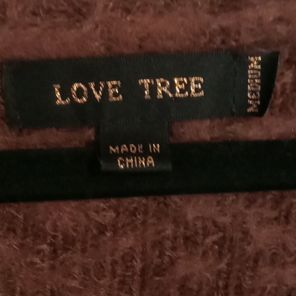 Love Tree Women's V-Neck Sweater in Warm Brown - Picture 3 of 6